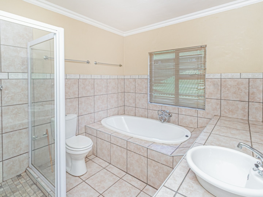 4 Bedroom Property for Sale in Caribbean Beach Club North West